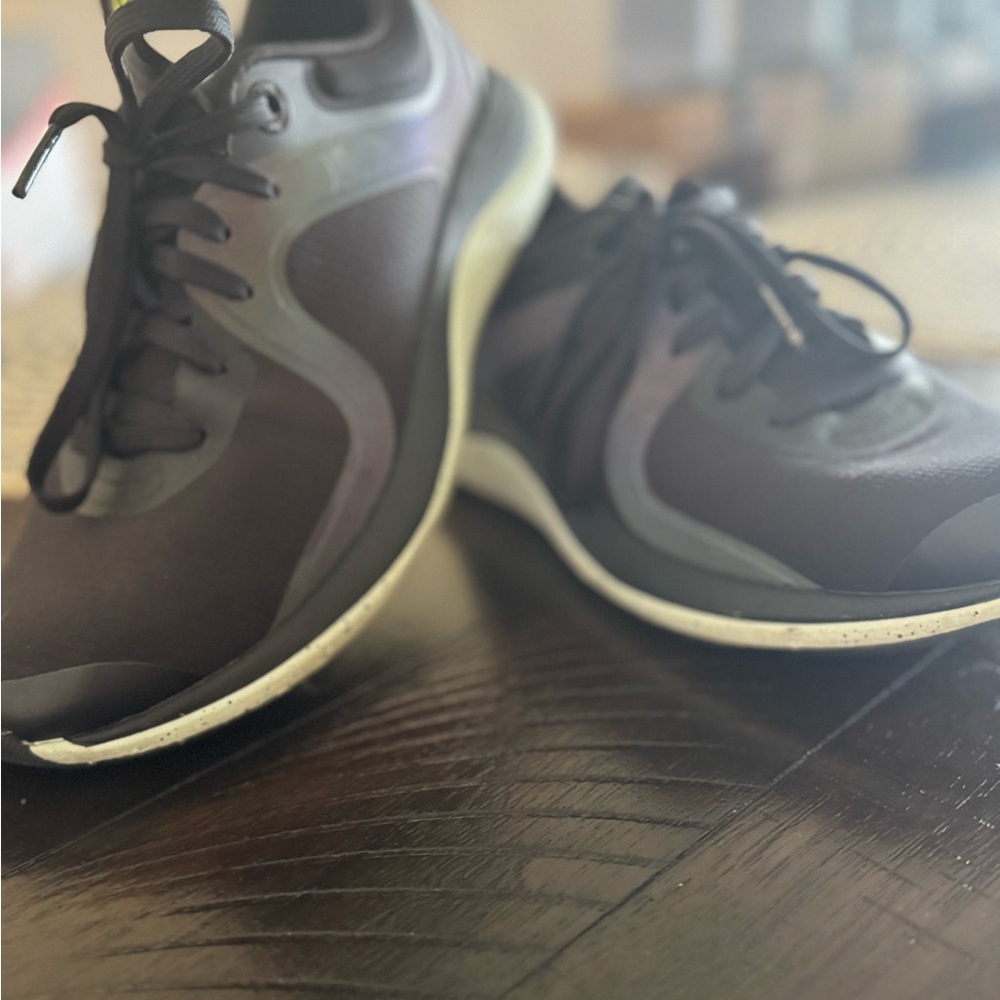 Lululemon Athletica Black Athletic Shoes Sleek Design